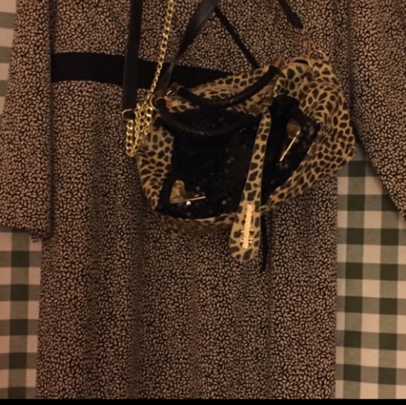 Elegant Motherhood Maternity Dress - Picture 2 of 8